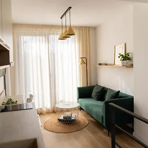 https://apt-studio-8-1-bedroom-close-to-the-airport.bucharesthotelsnow.com